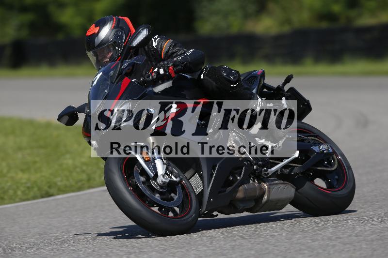 /Archiv-2024/29 12.06.2024 MOTO.CH Track Day ADR/Gruppe gelb/37